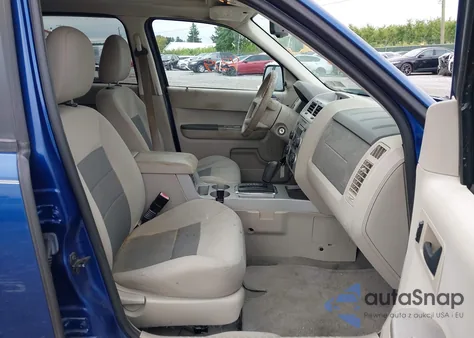 2008 Ford Escape Xlt z USA, uszkodzony, nr VIN 1FMCU93138KD22671